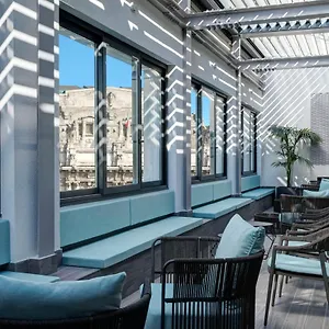 Hotel Iq, Mediolan
